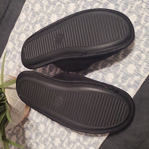 Soft, cozy, comfy black women's slippers. "Black Sheep" - Picture 2 of 3